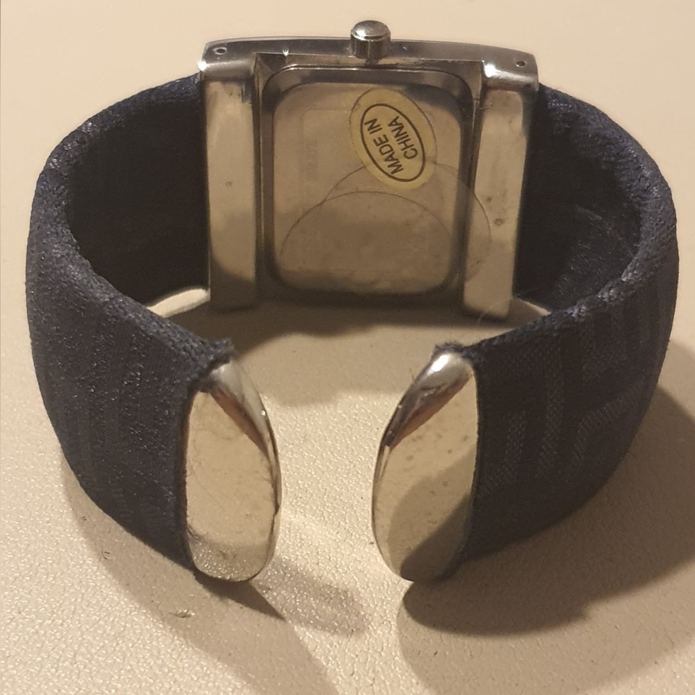 🦋10/$20🦋 Silver/Black Women's Cuff Watch - Picture 4 of 5